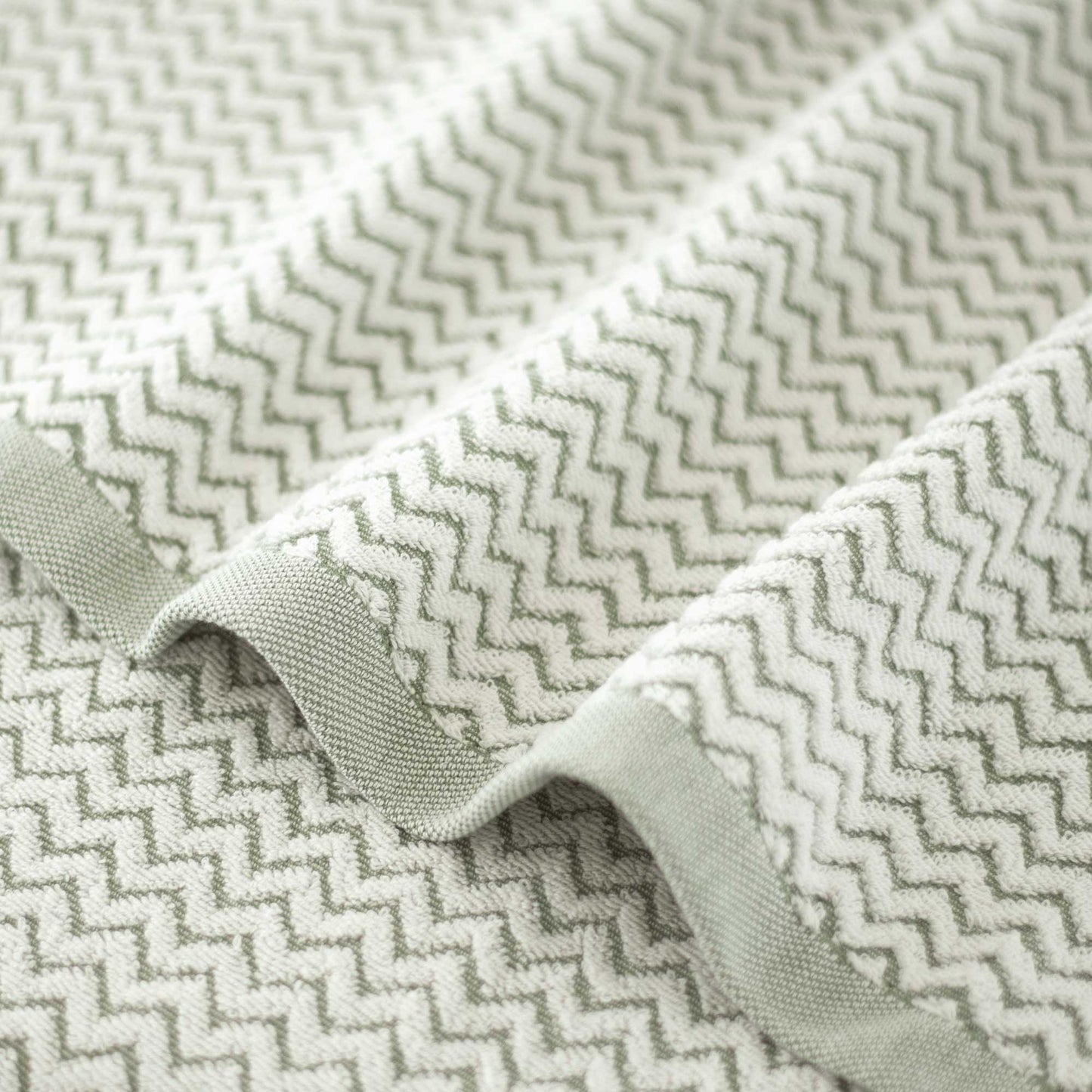 Zigzag-Towel embroided (Light Green with White() - Gatta Finland