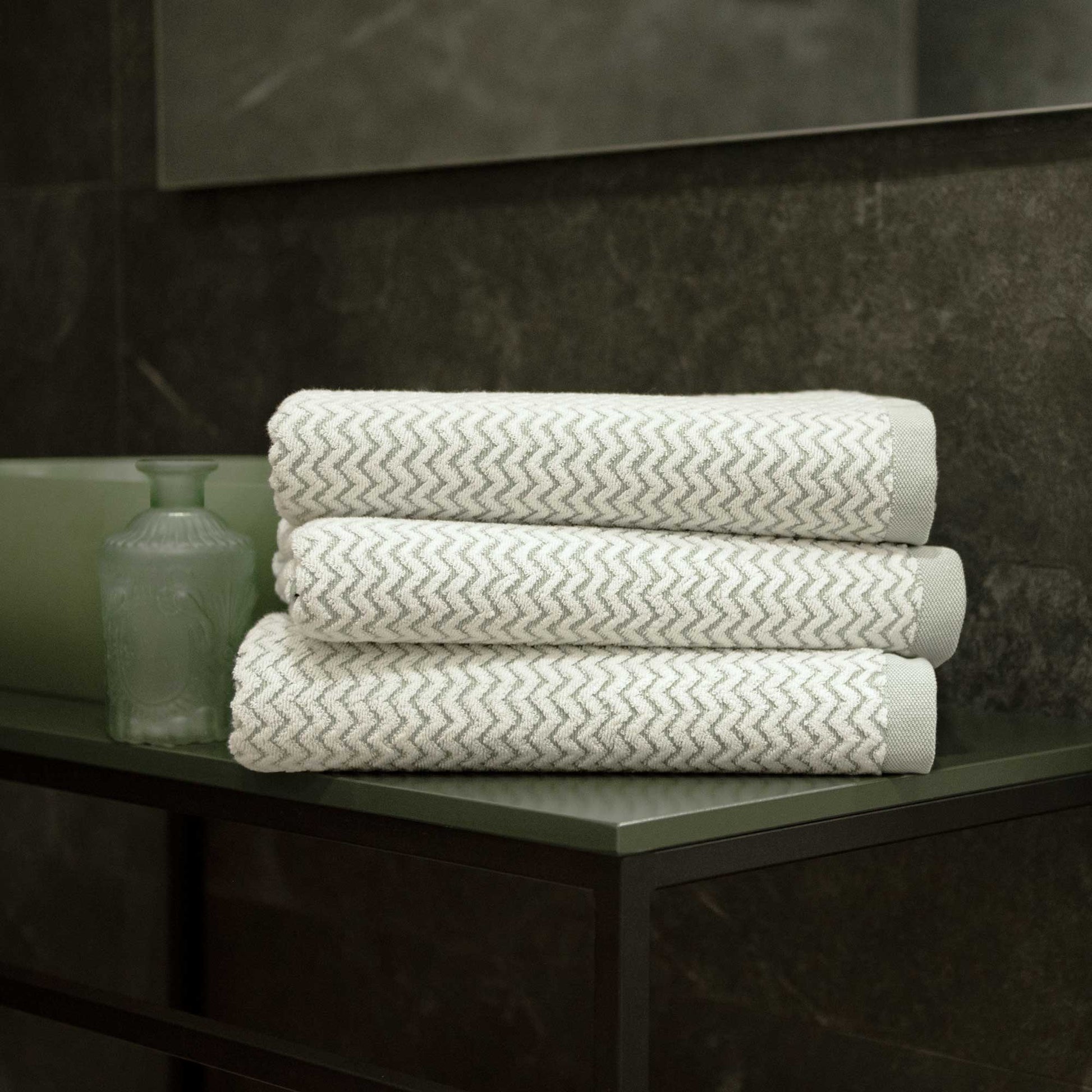 Zigzag-Towel embroided (Light Green with White() - Gatta Finland